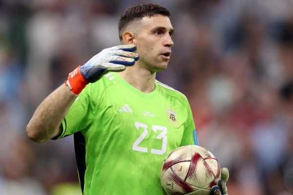 莫佩調(diào)侃撞傷萊諾成就大馬?。骸半y道他不應(yīng)該對(duì)我心存感激嗎？”